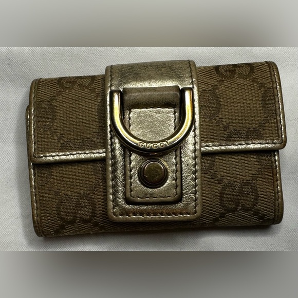 Authentic GUCCI Gold Monogram Key Holder GUC - Picture 12 of 17